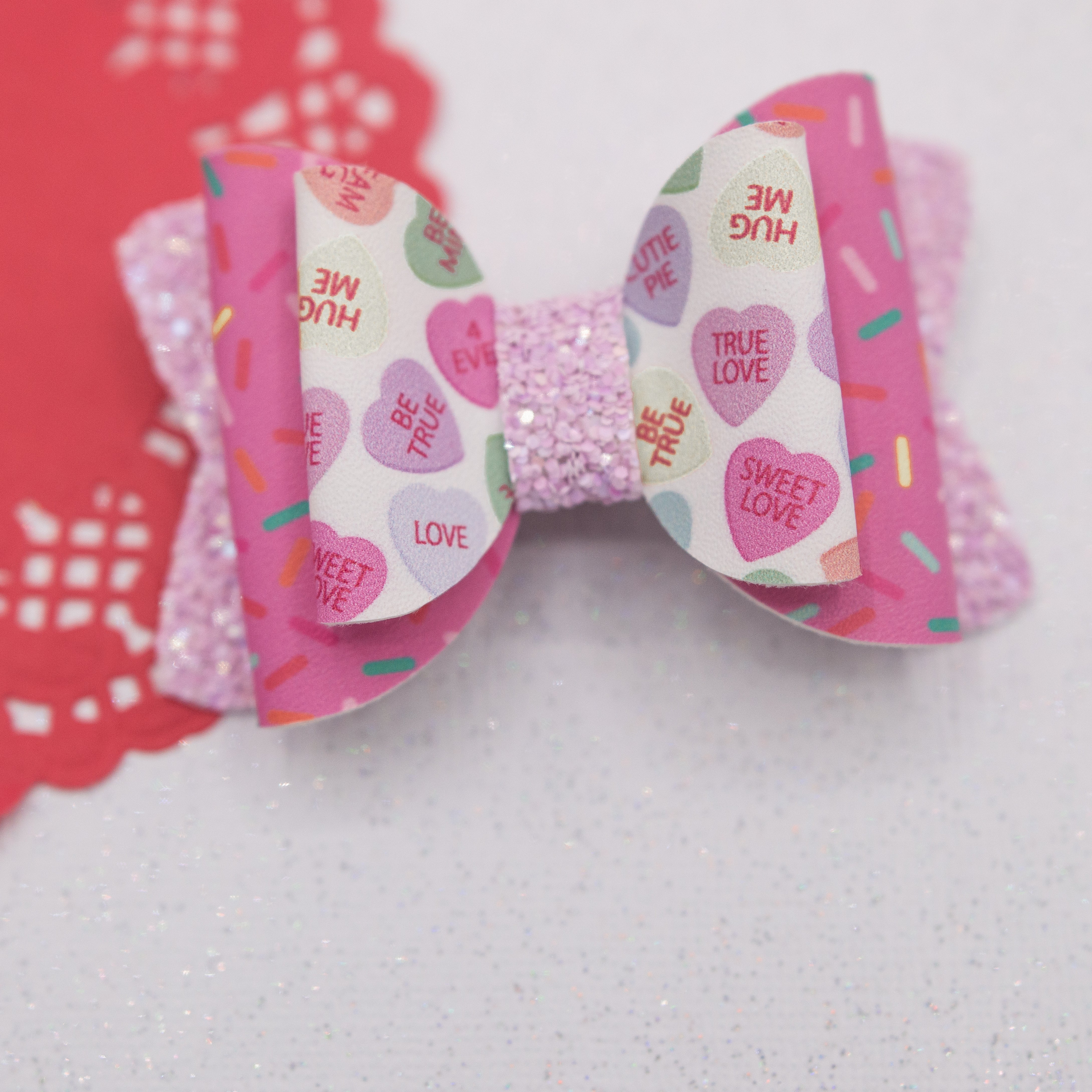 Chatty hearts sprinkles Quinnlee Bow - LOA