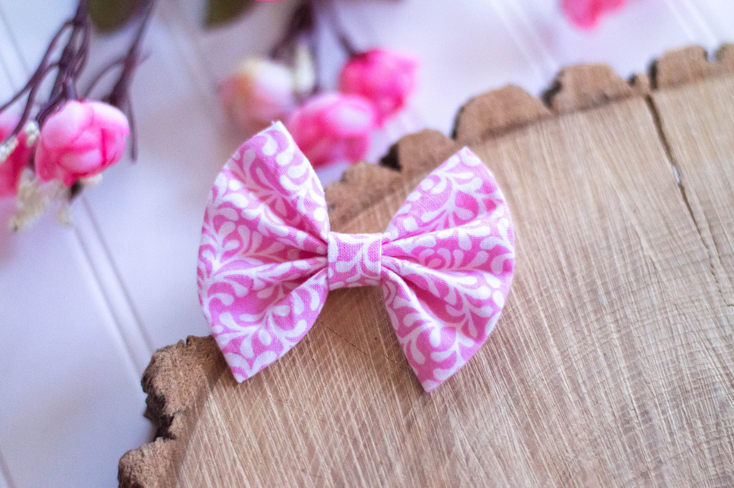 Bubblegum white leaves *Small* Cotton Bow - 3 inch bow