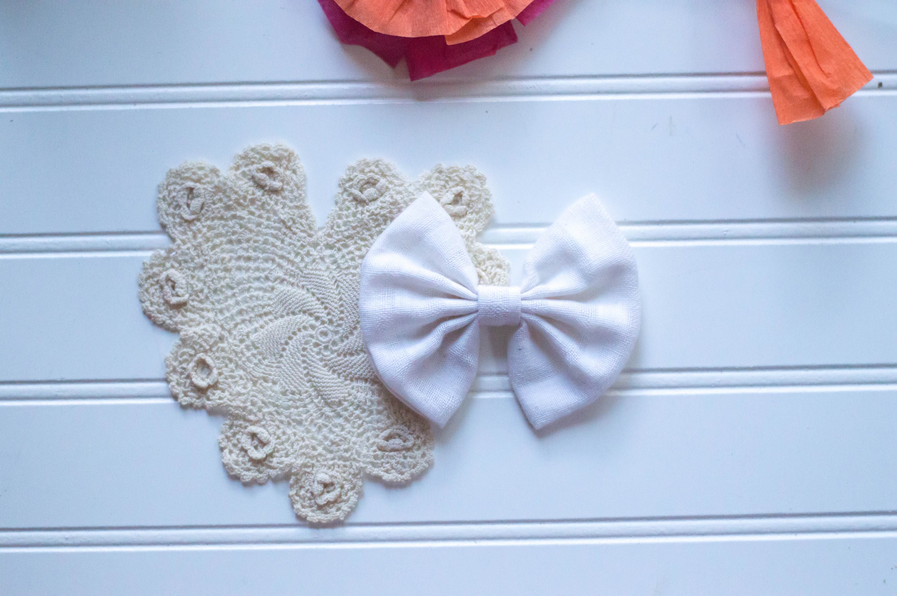 White chambray 4 inch bow