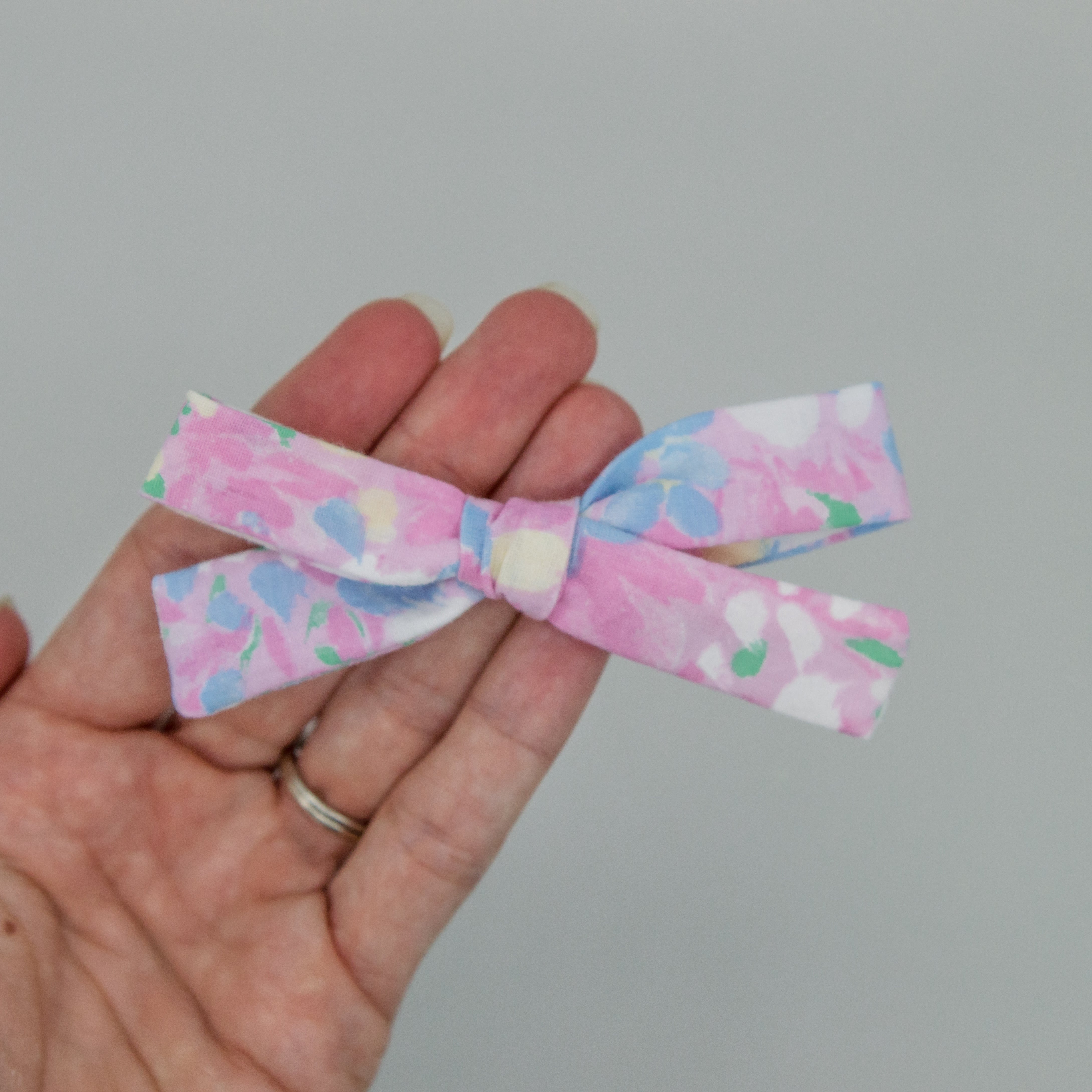 Watercolor pink vintage  3.5 inch Elloise Bow- ATD kind