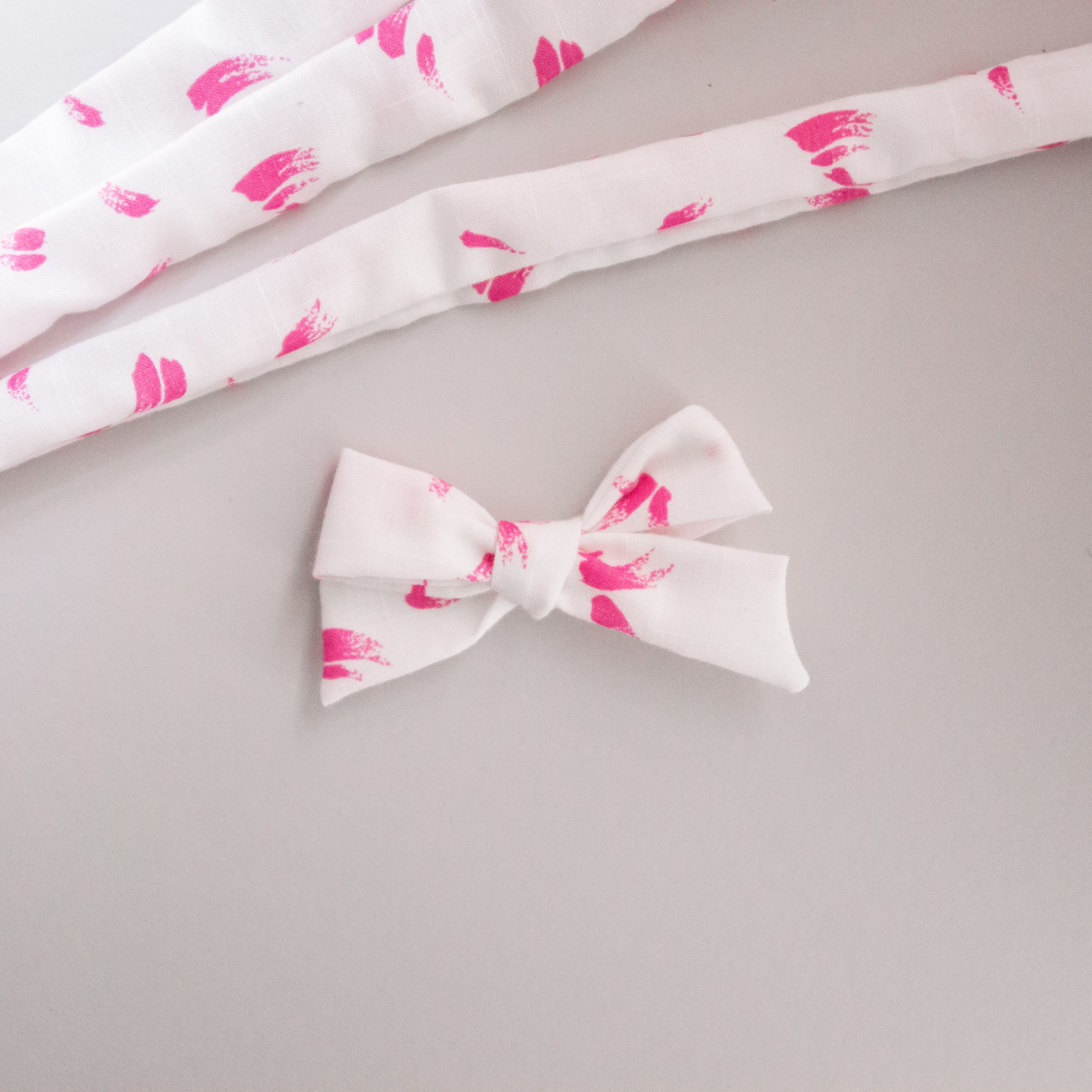 Summer VINTAGE pink swatches elloise bow