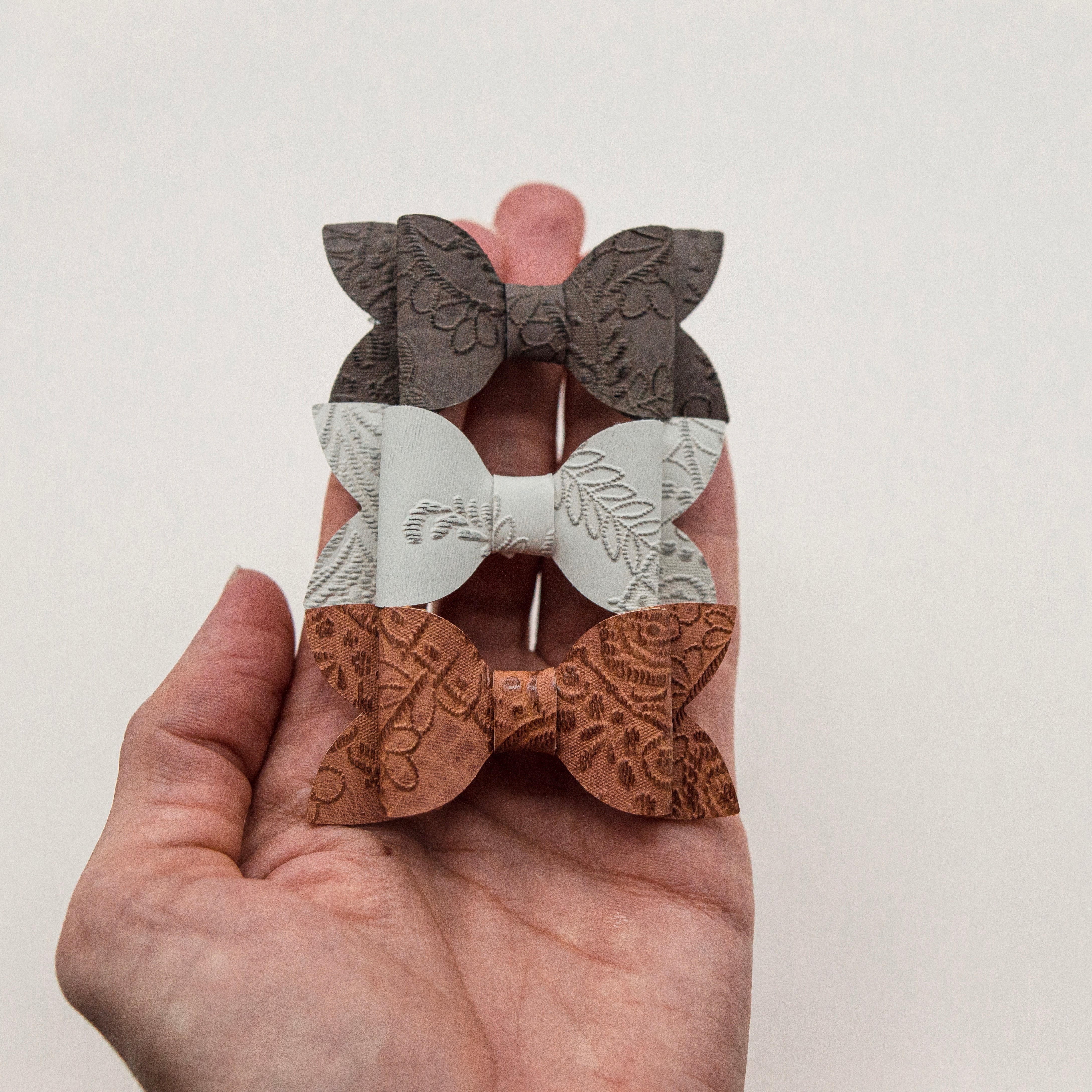 Exclusive embossed bow Set - BFS