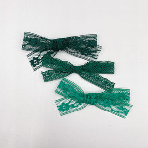 Vintage lace bows - 3 inch approx - VLC