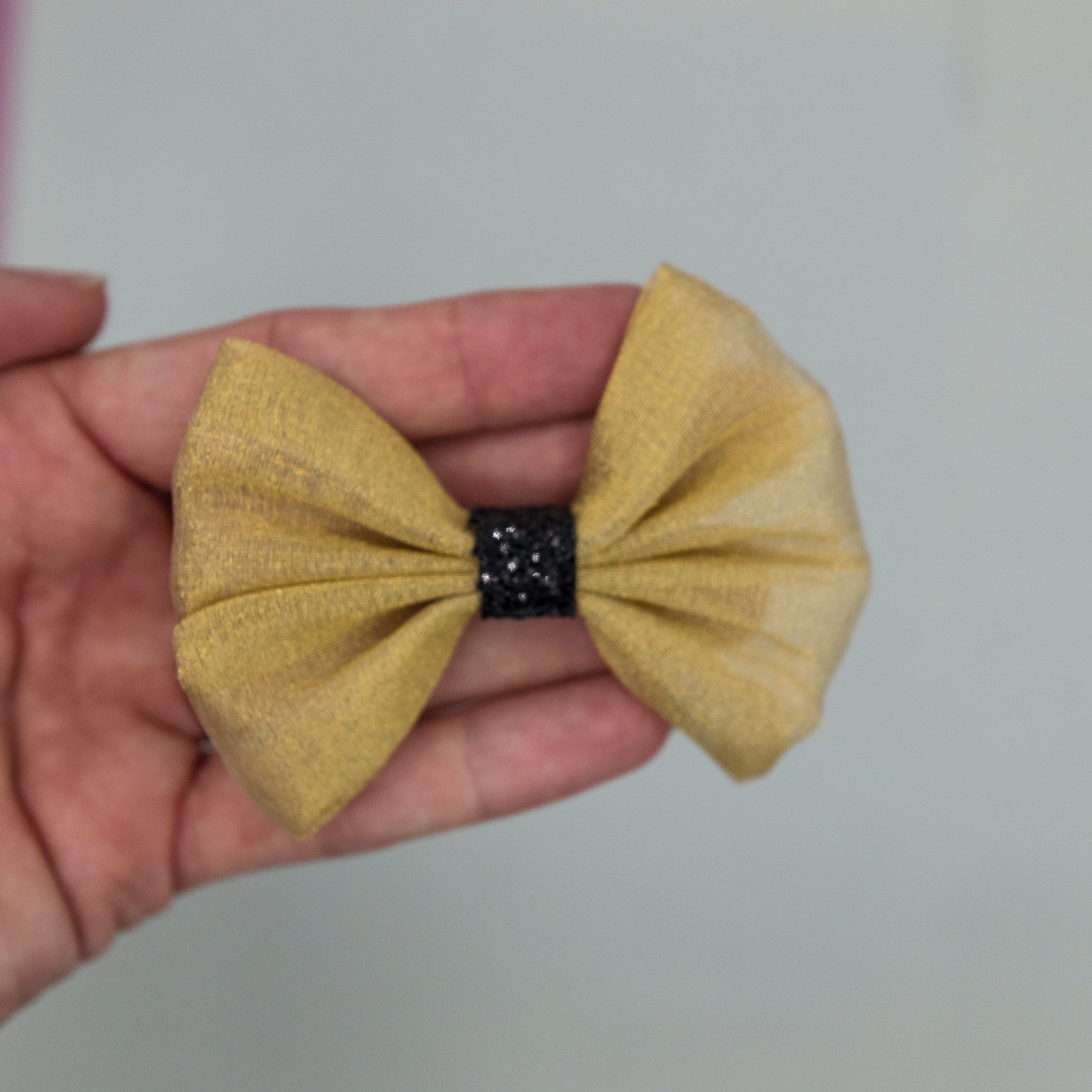 Vintage golden lace Bow 3 inch - NYE2
