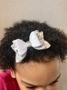 Neutral Rainbow Shimmer Quinnlee Bow - 3 inch approx - VLC